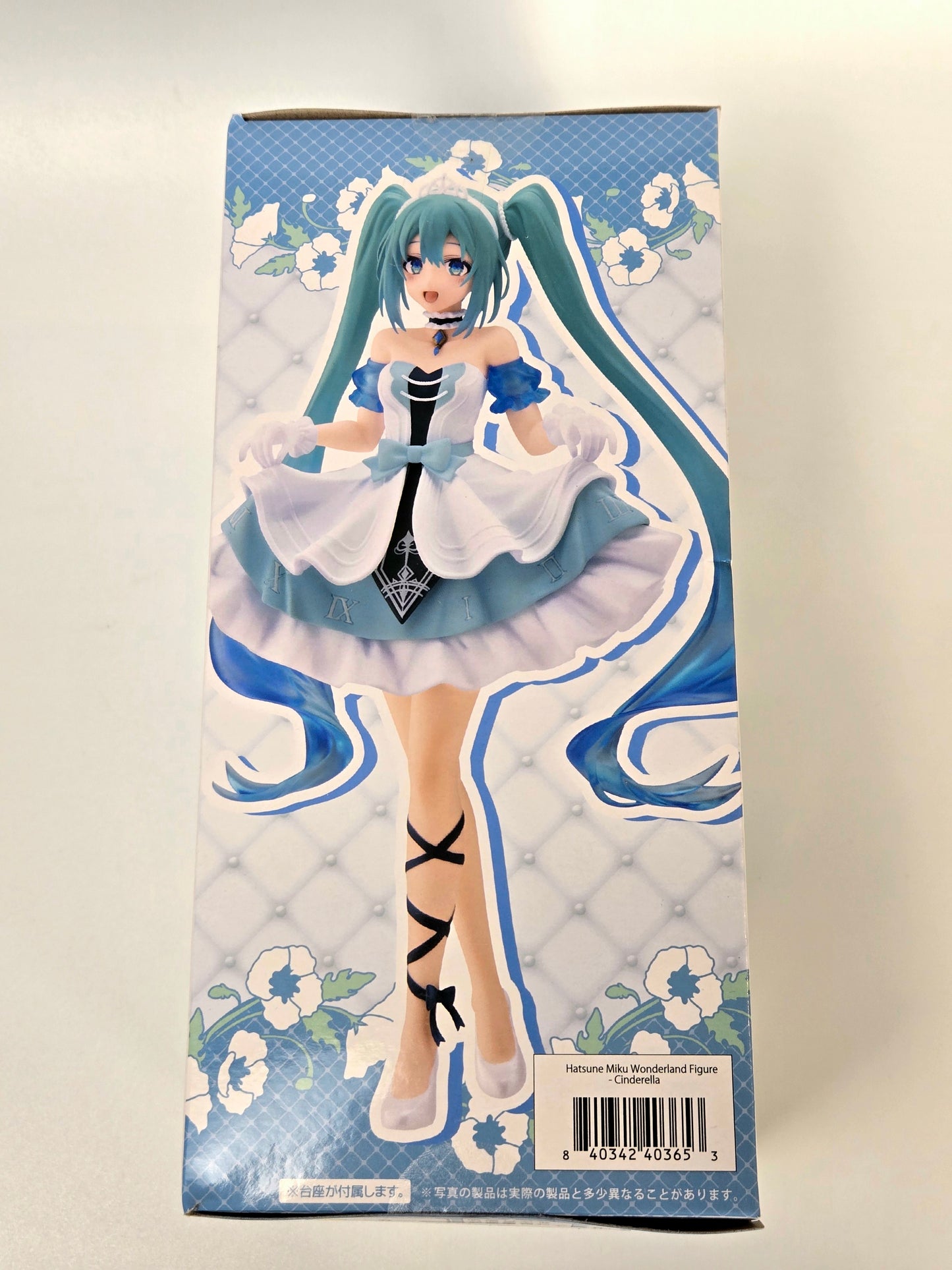 Taito Hatsune Miku "Wonderland" figure in a Cinderella-themed outfit