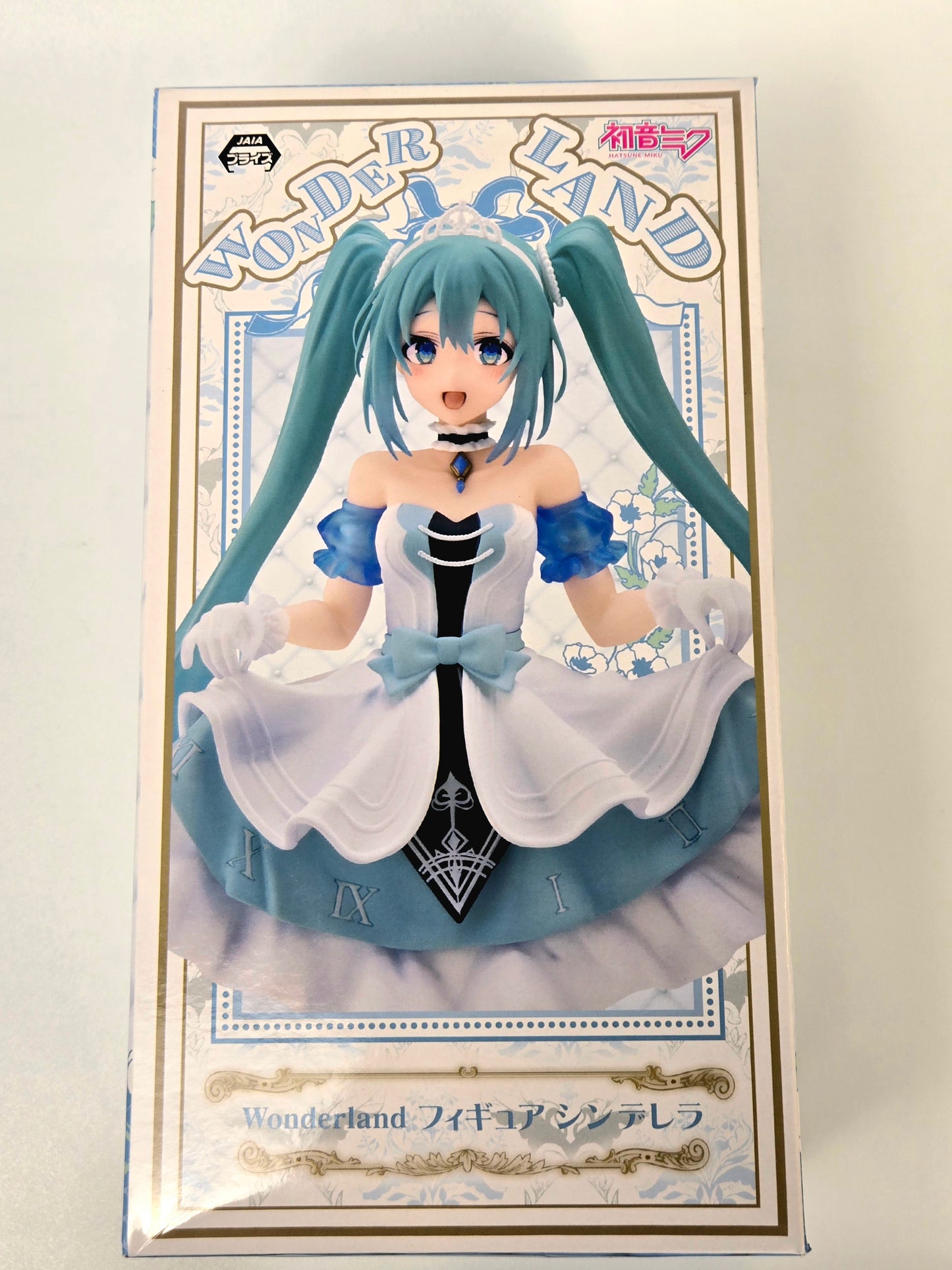Taito Hatsune Miku "Wonderland" figure in a Cinderella-themed outfit