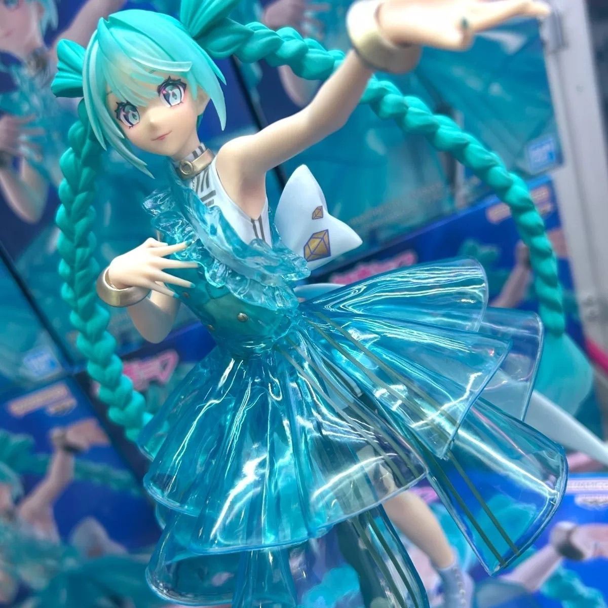 Banpresto Hatsune Miku Evolve Clearluxe Emerald Gem Figure